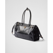 Большая кожаная сумка Prada
